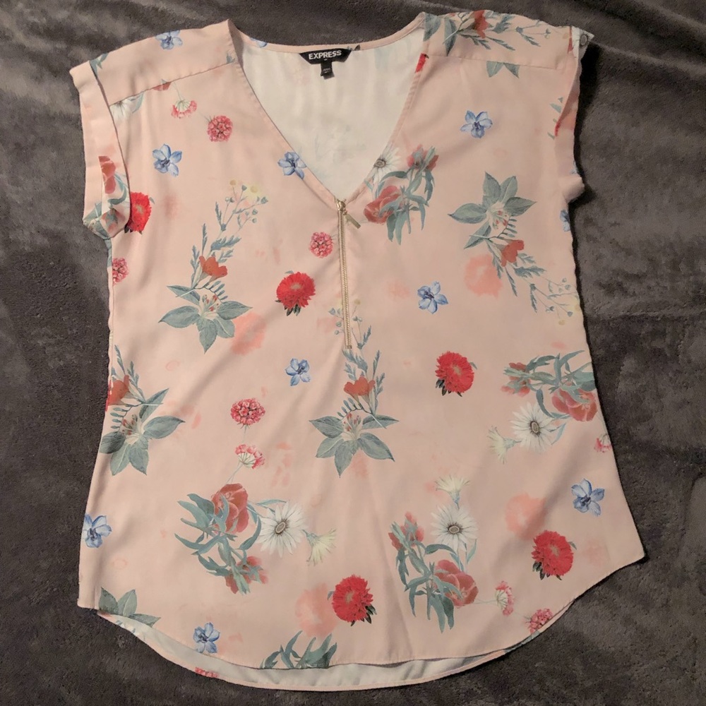 Pink floral Express v neck Gramercy tee